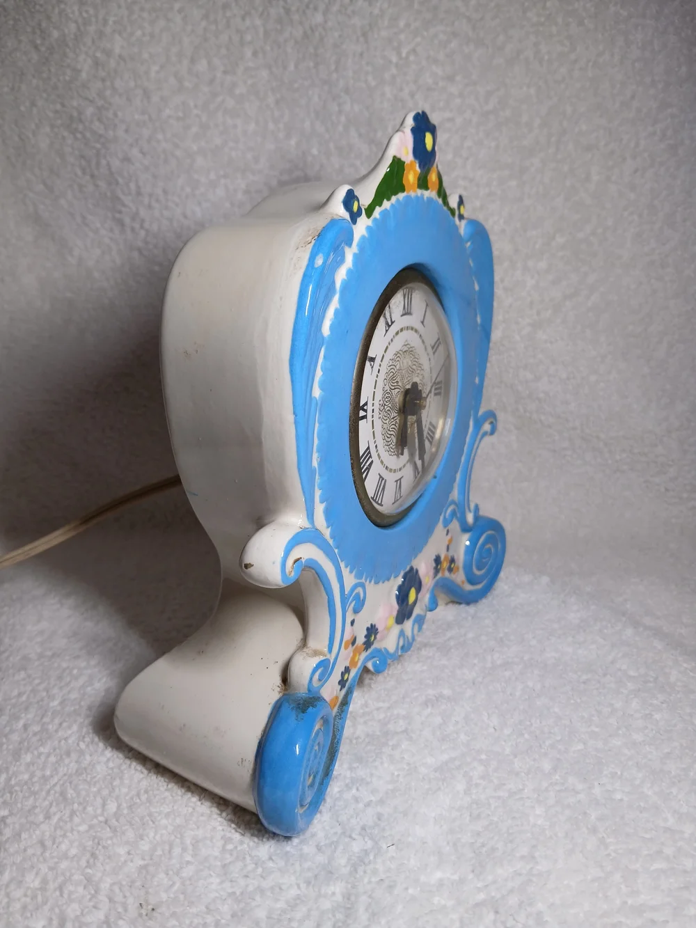 Vintage Ceramic Mantel Electric Clock Made In The Mid-to- late 20th Century.